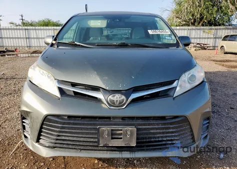 2018 Toyota Sienna Le from USA, damaged, VIN 5TDKZ3DC2JS905746